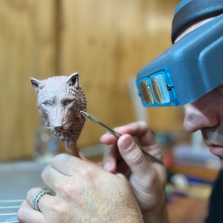 wolf sculpture